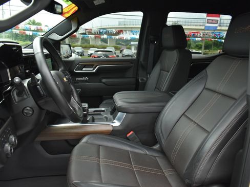Used 2024 Chevrolet Silverado 1500 High Country AWD/4WD image 17