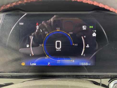 Certified 2024 Chevrolet Trax RS FWD image 25