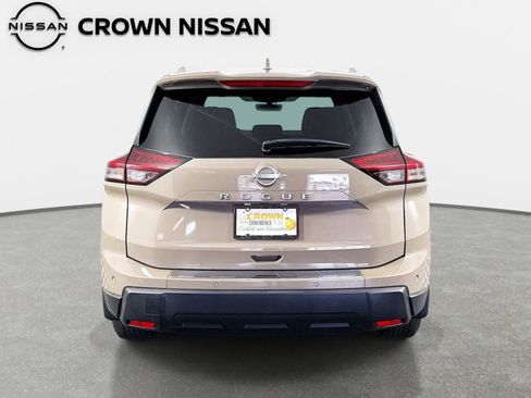 Certified 2025 Nissan Rogue SV w/ SV Premium Package FWD image 6