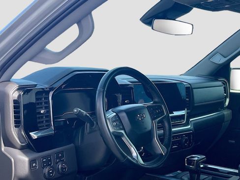 Used 2024 Chevrolet Silverado 1500 LT Trail Boss w/ Convenience Package II image 9