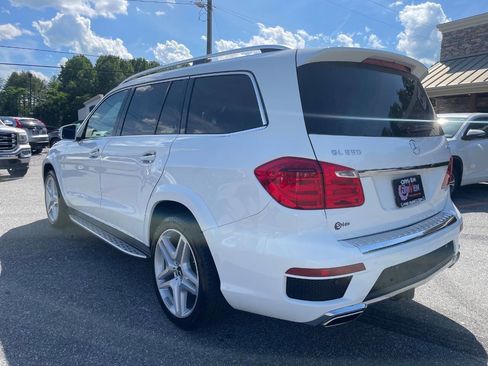 Used 2016 Mercedes-Benz GL 550 4MATIC image 11