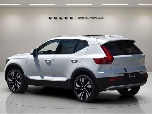 Certified 2025 Volvo XC40 B5 Plus w/ Protection Package Premier image 6