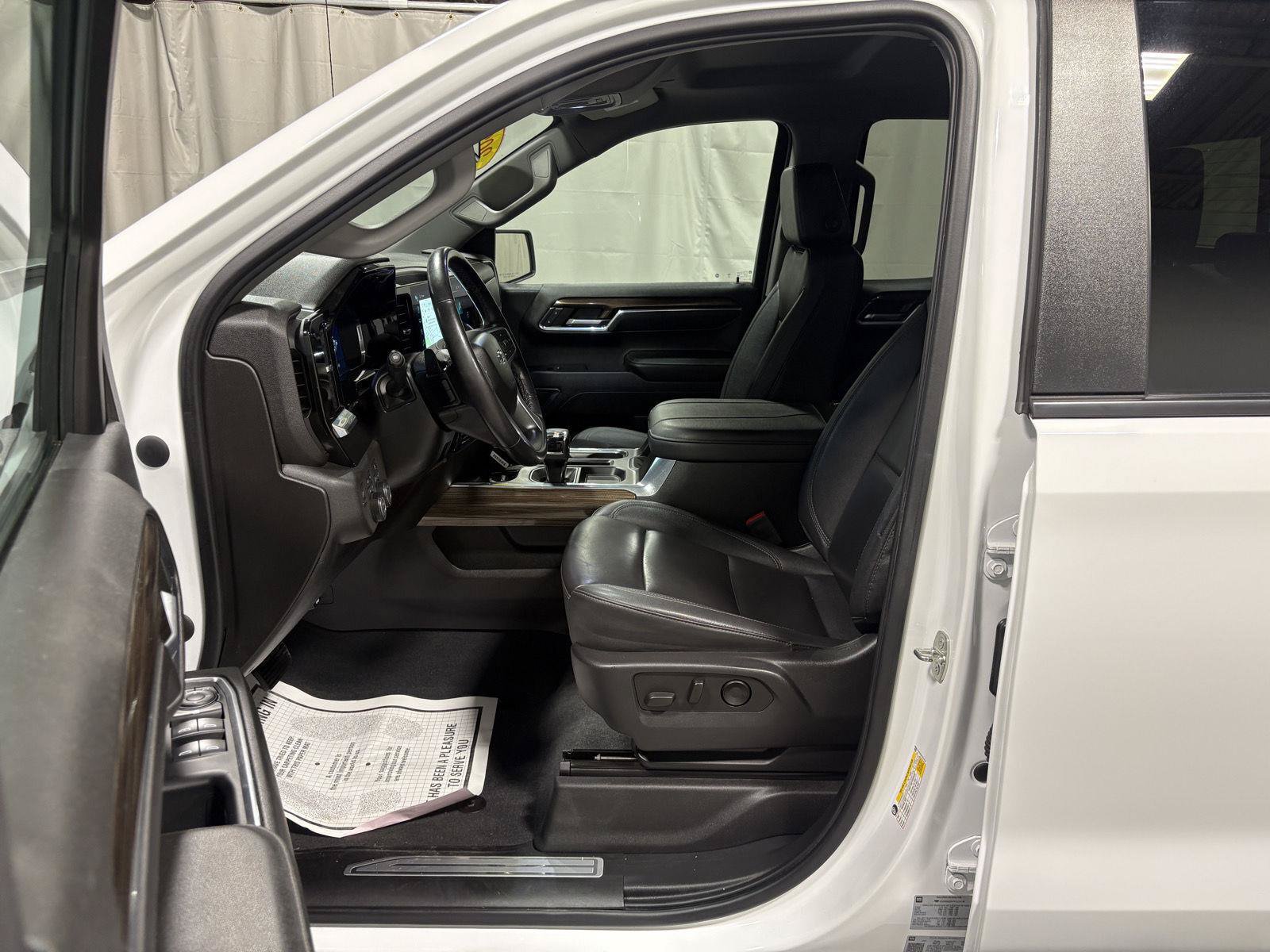 Used 2023 Chevrolet Silverado 1500 RST AWD/4WD image 29