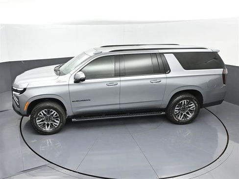 Used 2025 Chevrolet Suburban Z71 w/ Z71 Off-Road Package AWD/4WD image 42