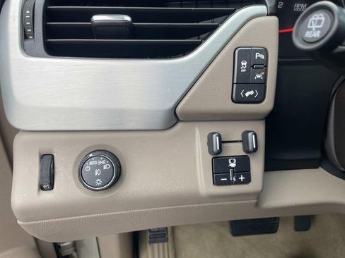 Used 2016 GMC Yukon XL SLT w/ Open Road Package image 23