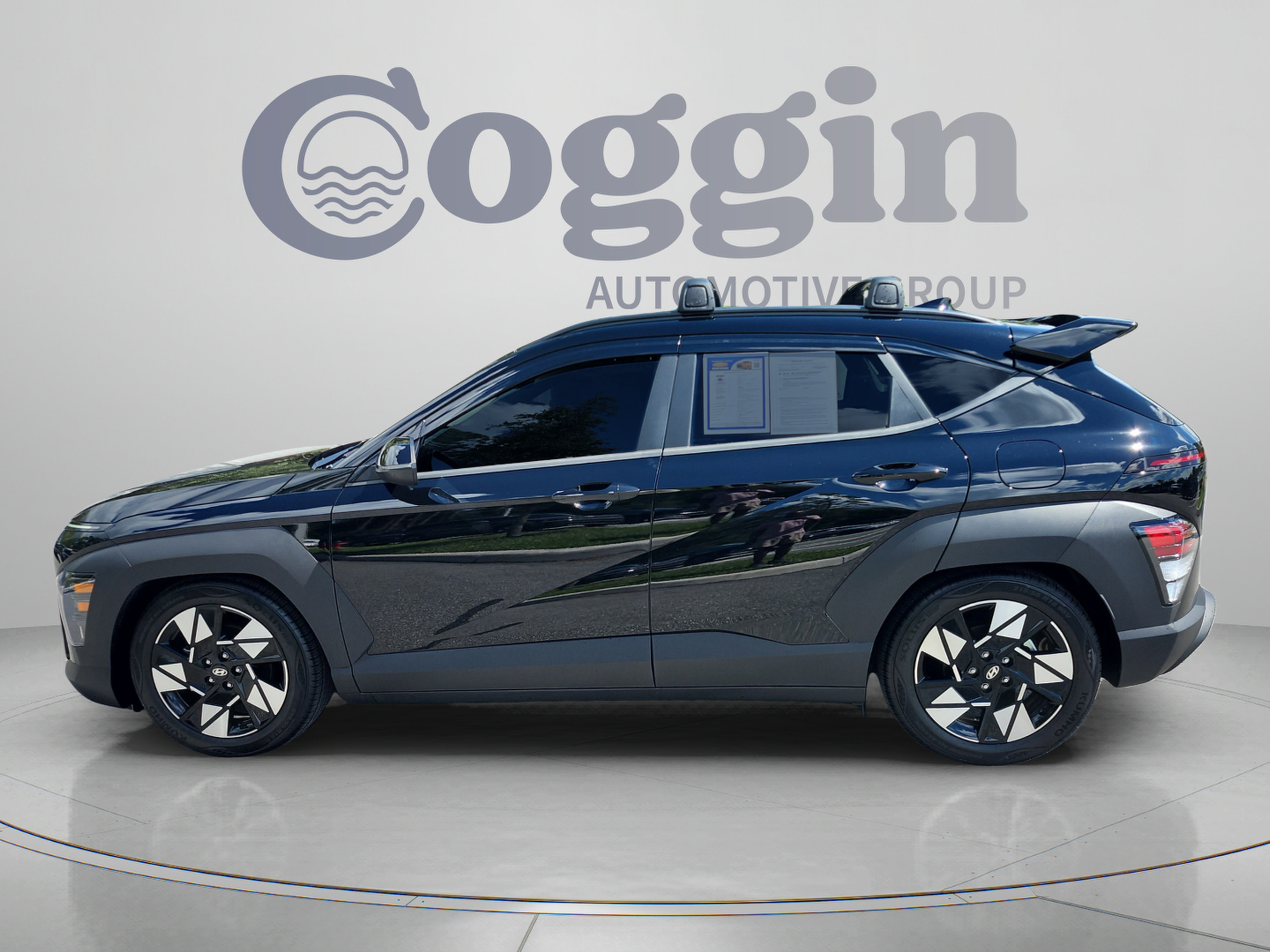 Used 2024 Hyundai Kona SEL FWD image 2