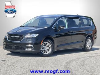 Used 2024 Chrysler Pacifica Touring-L FWD video 1