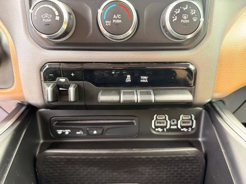 Used 2019 RAM 1500 Big Horn AWD/4WD image 19