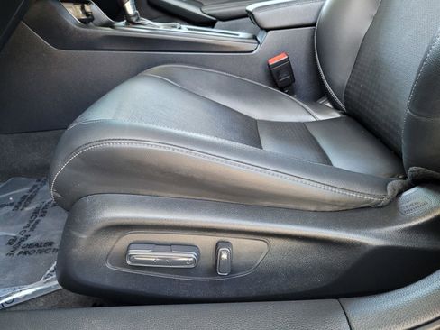 Used 2024 Honda Civic EX-L image 23