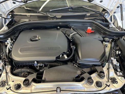 Certified 2025 MINI Cooper 2-Door Hardtop image 9