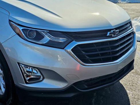 Used 2021 Chevrolet Equinox LT image 3