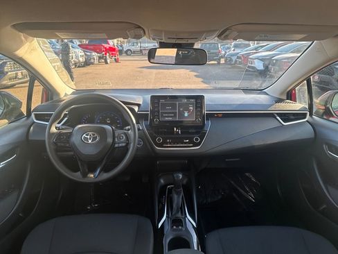 Used 2020 Toyota Corolla LE image 10