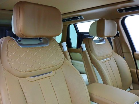 Used 2024 Land Rover Range Rover SV AWD/4WD image 28