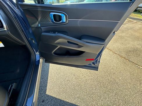 Certified 2025 Kia Sorento S w/ Panoramic Sunroof Package FWD image 14