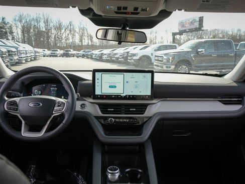 New 2026 Ford Explorer Active w/ Active Comfort Package image 21