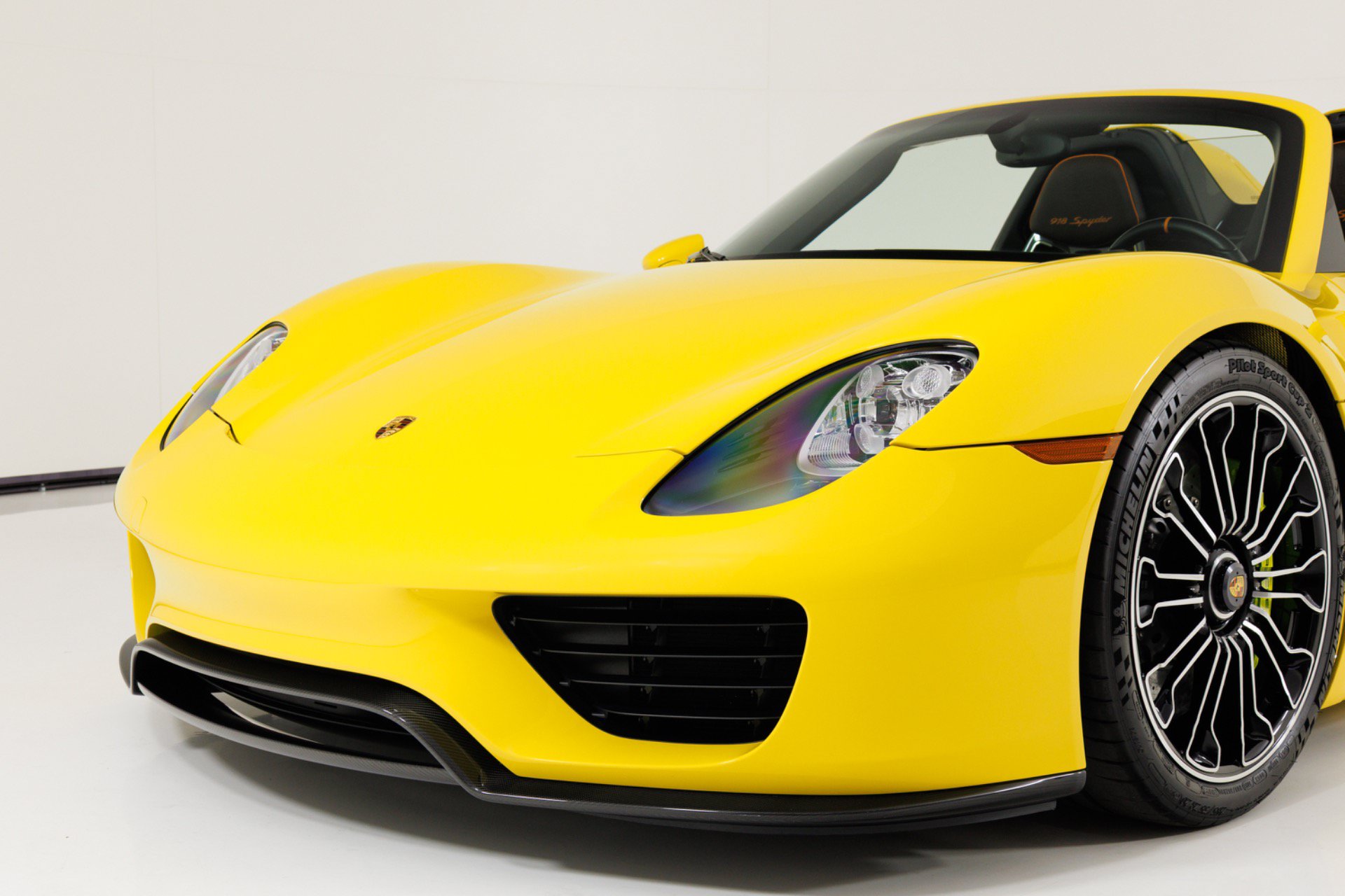 Used 2015 Porsche 918 Spyder AWD/4WD image 57