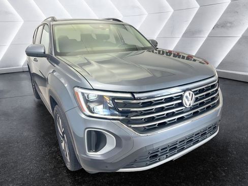 Certified 2024 Volkswagen Atlas SE w/ Panoramic Sunroof Package FWD image 1