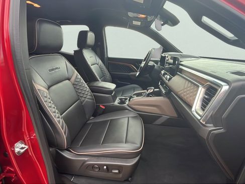 Used 2024 GMC Canyon Denali image 22