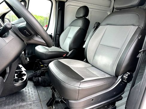 Used 2025 RAM ProMaster 2500 w/ Convenience Group FWD image 27