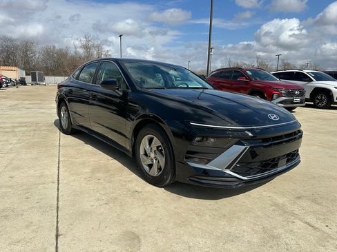 Used 2025 Hyundai Sonata SE image 3