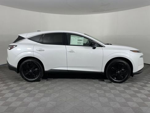 New 2025 Nissan Murano SV image 2