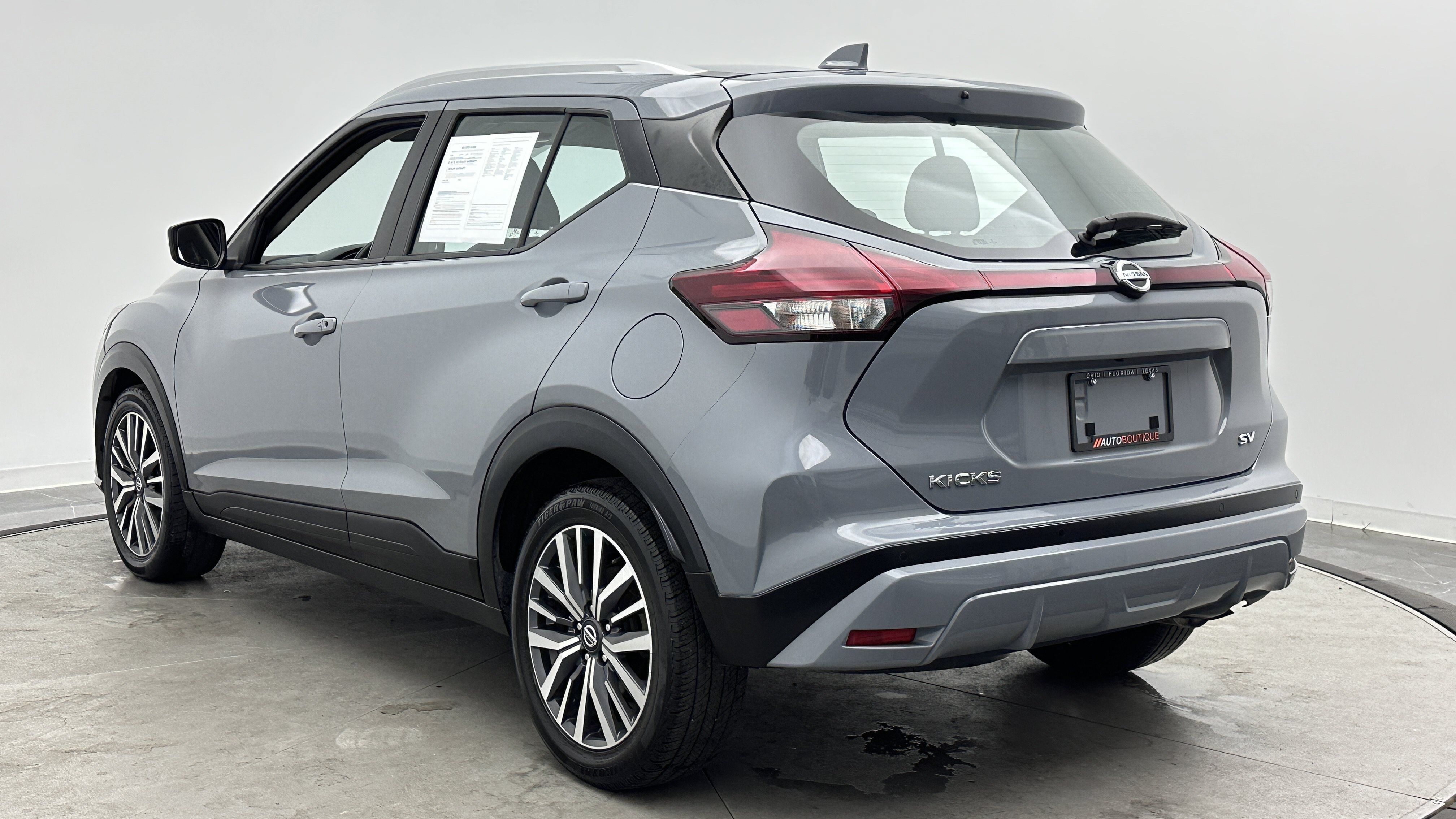 Used 2021 Nissan Kicks SV FWD image 4