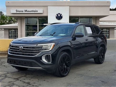 Certified 2025 Volkswagen Atlas SE image 1