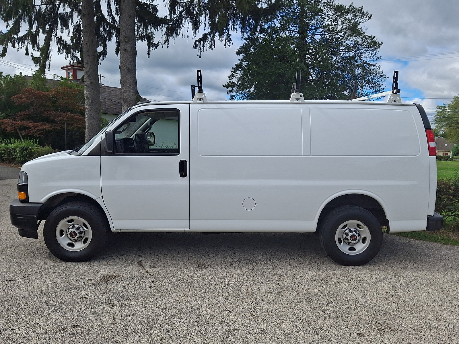 Used 2021 GMC Savana 2500 w/ Driver Convenience Package RWD image 4