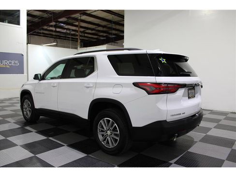 Used 2022 Chevrolet Traverse LT image 6