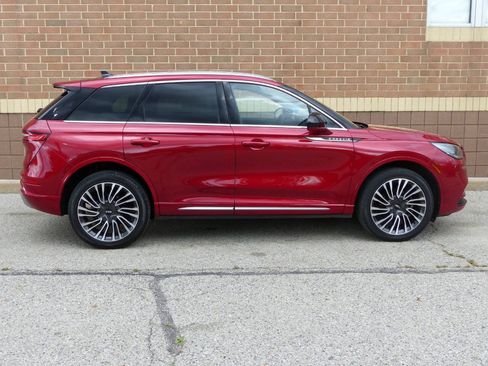 Used 2021 Lincoln Corsair AWD w/ Sport Package image 11