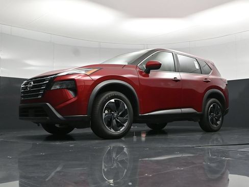 Used 2025 Nissan Rogue SV AWD/4WD image 55