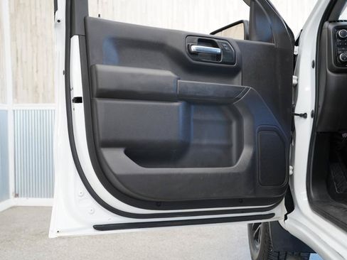 Used 2022 Chevrolet Silverado 1500 Custom Trail Boss AWD/4WD image 27