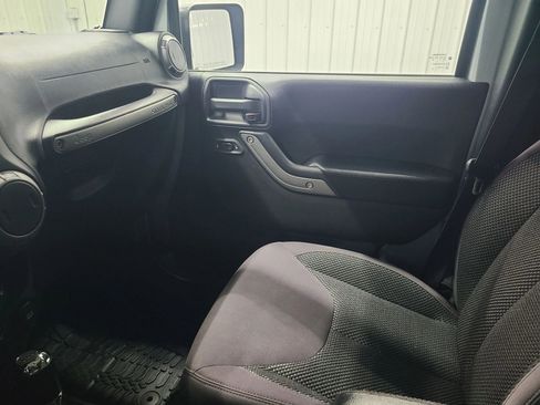 Used 2016 Jeep Wrangler Unlimited Sport image 24