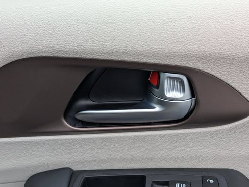 Used 2023 Chrysler Voyager LX FWD image 34