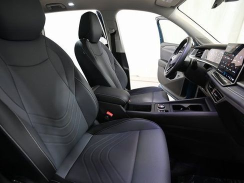 New 2026 Volkswagen Tiguan SE AWD/4WD image 27