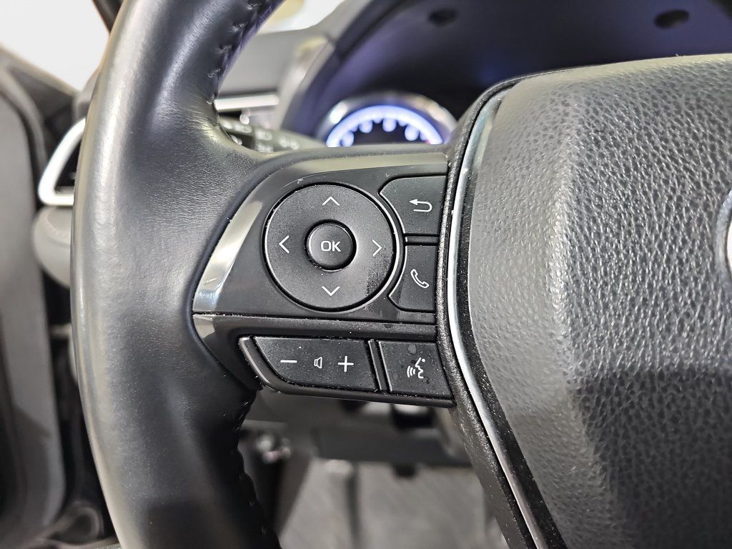 Used 2018 Toyota Camry SE w/ Convenience Package FWD image 19