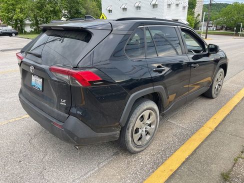 Used 2019 Toyota RAV4 LE w/ Carpet Mat Package AWD/4WD image 4