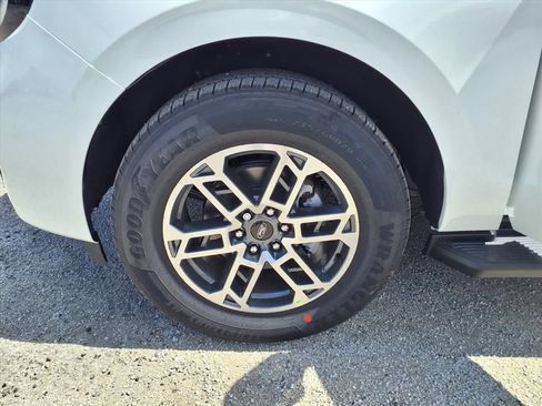 New 2026 Ford Expedition Active RWD image 24