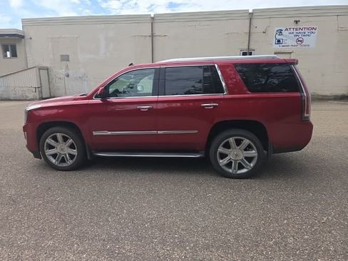 Used 2015 Cadillac Escalade Luxury AWD/4WD image 6