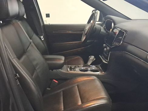 Used 2020 Jeep Grand Cherokee Limited w/ Luxury Group II image 32