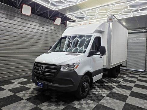 Used 2024 Mercedes-Benz Sprinter 4500 image 33