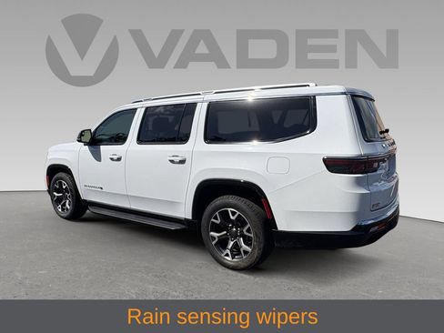 Certified 2024 Jeep Wagoneer L Series III w/ Flexible Seating Group AWD/4WD image 20