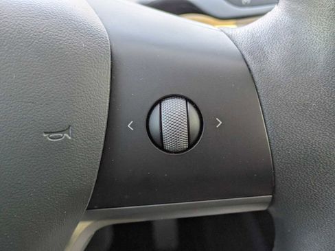 Used 2021 Tesla Model Y Long Range image 24