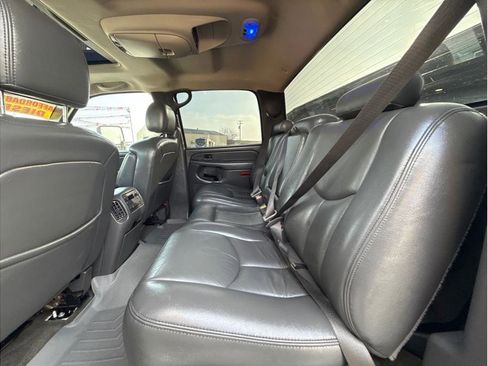 Used 2006 GMC Sierra 3500 SLT w/ Heavy-Duty Power Package image 11