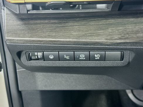Used 2023 Nissan Ariya AWD image 19