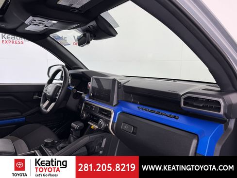 Used 2024 Toyota Tacoma TRD Off-Road w/ TRD Off Road Upgrade Package AWD/4WD image 22