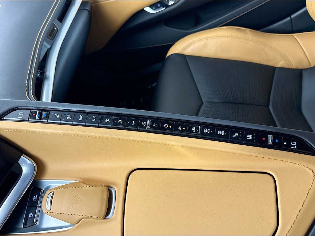 Used 2023 Chevrolet Corvette Stingray Preferred Cpe w/ Z51 Performance Package RWD image 18