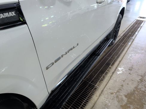 Used 2023 GMC Yukon Denali Ultimate AWD/4WD image 7