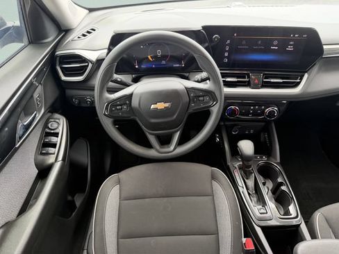 Used 2024 Chevrolet TrailBlazer LT FWD image 18