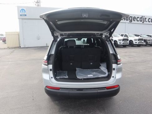 New 2025 Jeep Grand Cherokee L Altitude image 27